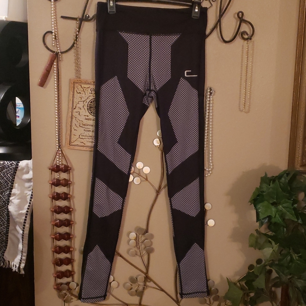 CRBN Gray & Black Leggings Size Medium